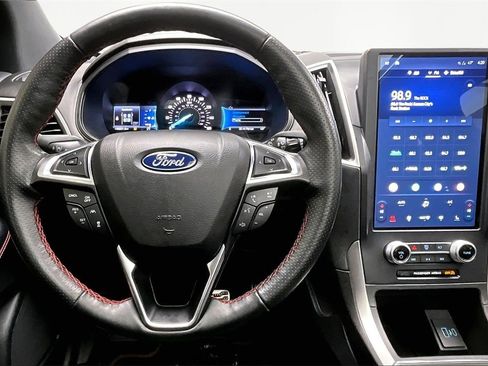 Certified 2022 Ford Edge ST-Line image 5