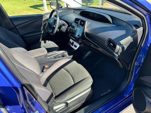 Used 2016 Toyota Prius Two image 13