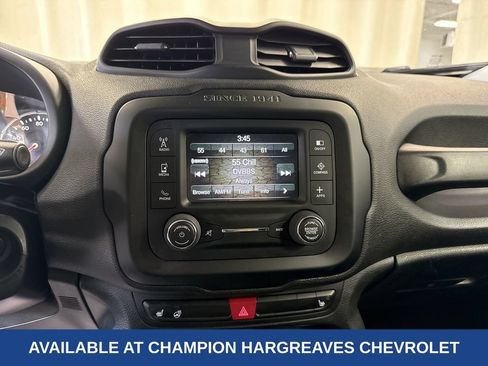 Used 2017 Jeep Renegade Latitude w/ Cold Weather Group AWD/4WD image 17