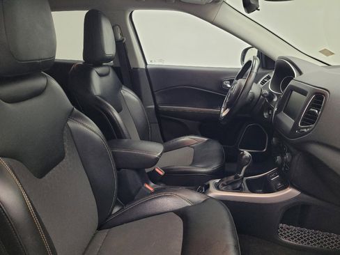 Used 2020 Jeep Compass Latitude w/ Cold Weather Group FWD image 21