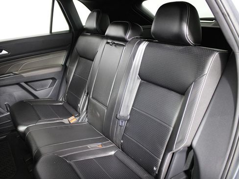 Used 2021 Volkswagen Atlas Cross Sport SE w/ Panoramic Sunroof Package AWD/4WD image 39