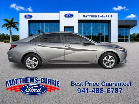 Used 2021 Hyundai Elantra SE w/ Cargo Package FWD image 3