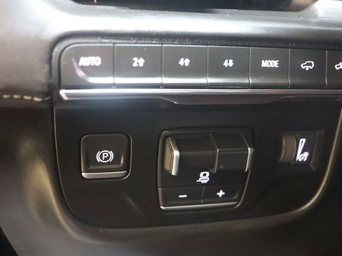 Used 2022 Cadillac Escalade Sport Platinum image 39