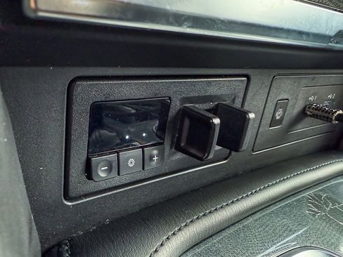 Used 2022 Nissan Armada SL w/ Midnight Edition Package image 17