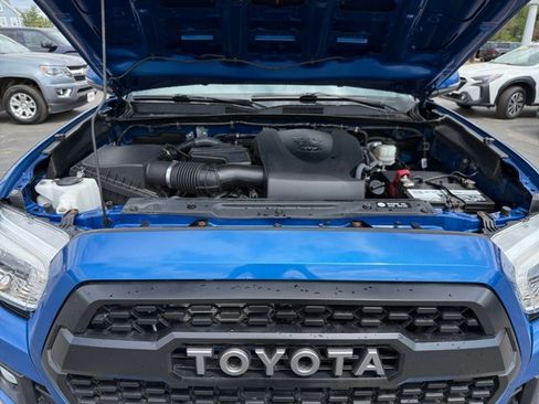 Certified 2017 Toyota Tacoma TRD Sport w/ Premium & Technology Package AWD/4WD image 21