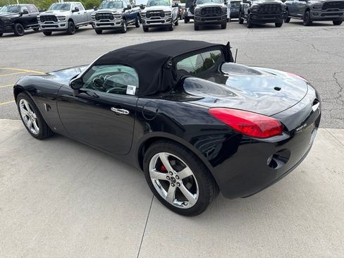 Used 2007 Pontiac Solstice Convertible w/ Premium Package RWD image 7