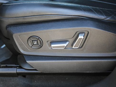 Used 2019 Audi e-tron Prestige w/ Prestige Package AWD/4WD image 20