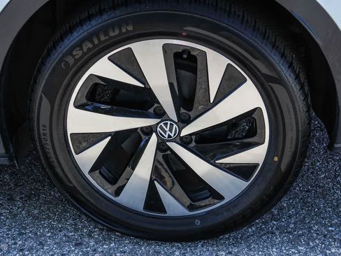 Used 2023 Volkswagen ID.4 Pro RWD image 10