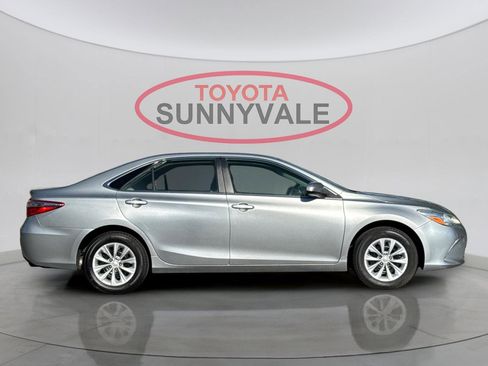 Used 2017 Toyota Camry XLE image 9