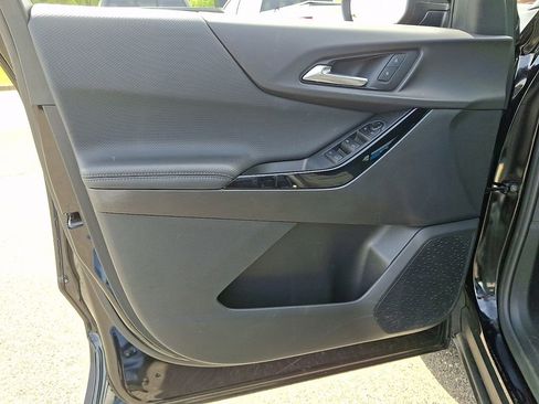 Used 2025 Chevrolet Equinox LT AWD/4WD image 12