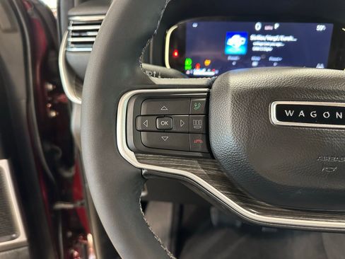 Used 2022 Jeep Wagoneer Series III image 18