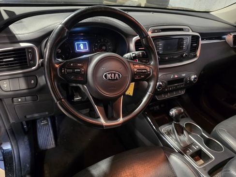 Used 2016 Kia Sorento EX FWD image 4