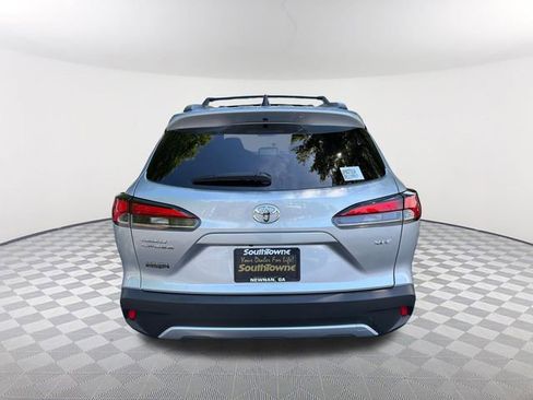 Used 2026 Toyota Corolla Cross XLE w/ Convenience Package FWD image 6