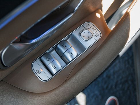 Used 2024 Mercedes-Benz GLE 350 4MATIC image 9