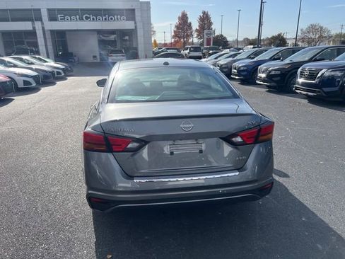 Used 2023 Nissan Altima 2.5 SV image 4