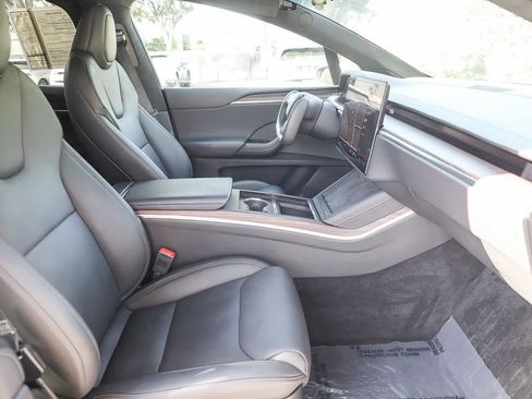 Used 2024 Tesla Model X AWD/4WD image 18