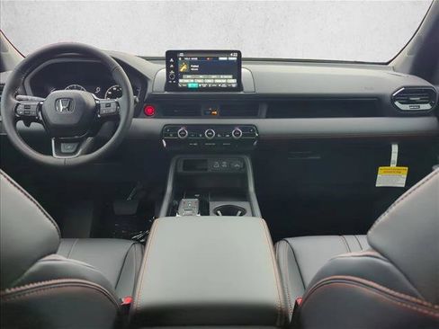 New 2025 Honda Pilot TrailSport image 18