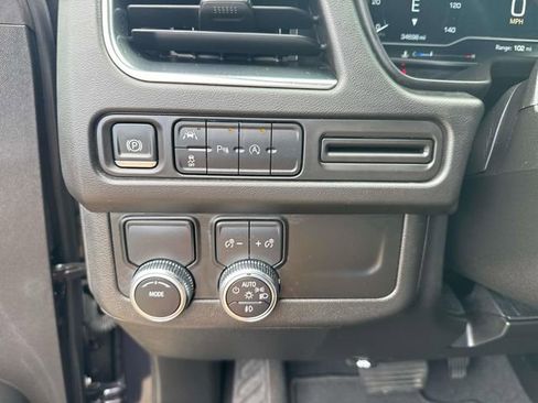 Used 2023 GMC Yukon XL SLT image 28