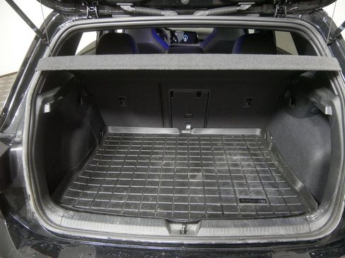 Used 2024 Volkswagen Golf R AWD/4WD image 6