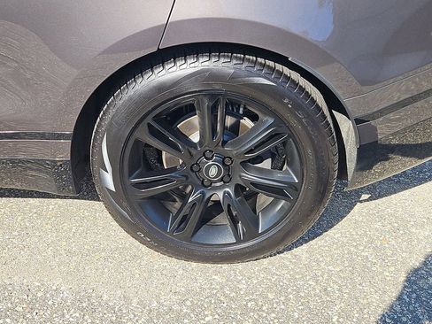 Used 2023 Land Rover Range Rover Velar R-Dynamic S image 8