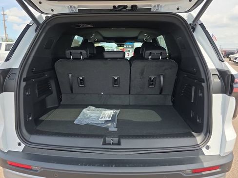 New 2026 Chevrolet Traverse LT w/ Sun and Wheel Package FWD image 14