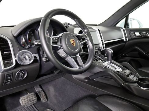 Used 2017 Porsche Cayenne Platinum Edition w/ Premium Package Plus (PJX) image 26