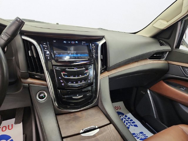 Used 2017 Cadillac Escalade Luxury AWD/4WD image 20