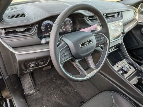 New 2026 Jeep Grand Cherokee Laredo AWD/4WD image 11