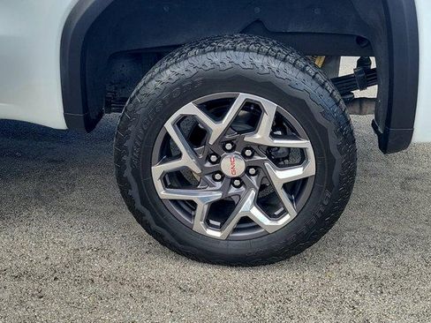 Used 2025 GMC Sierra 1500 AT4X AWD/4WD image 9