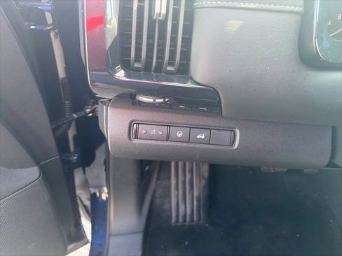 Used 2025 Nissan Pathfinder SV AWD/4WD image 19