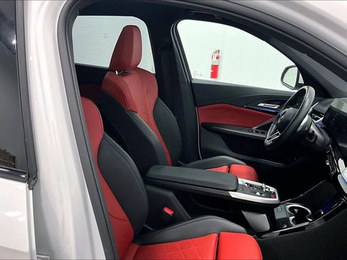 Used 2025 BMW X1 xDrive28i image 7