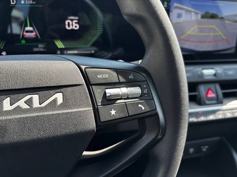 Used 2025 Kia K4 FWD image 25