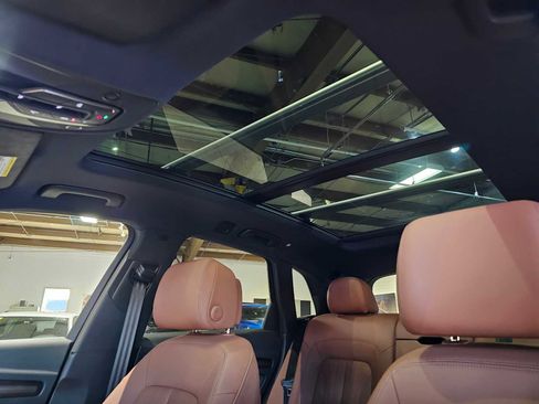 Used 2023 Audi Q5 2.0T Premium w/ Convenience Package image 23