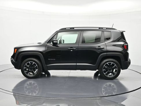 Used 2023 Jeep Renegade Latitude AWD/4WD image 8