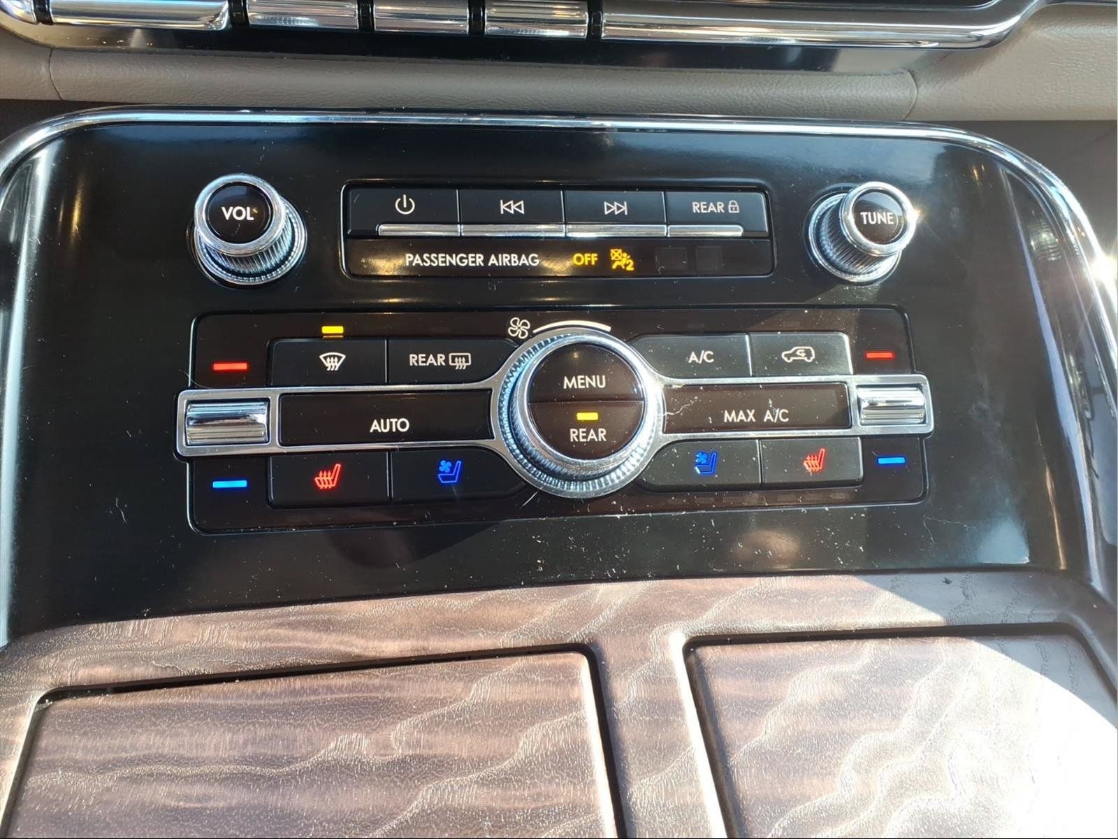 Used 2023 Lincoln Navigator Reserve AWD/4WD image 12