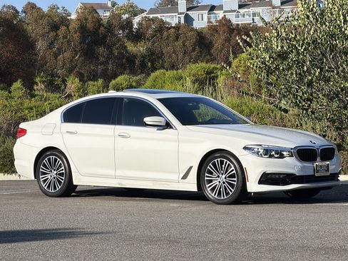 Used 2018 BMW 530i RWD image 11