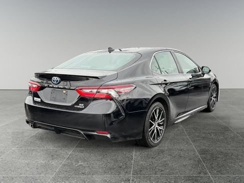 Used 2022 Toyota Camry SE image 5