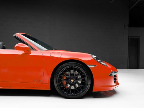 Used 2016 Porsche 911 Carrera GTS w/ GTS Interior Package RWD image 41