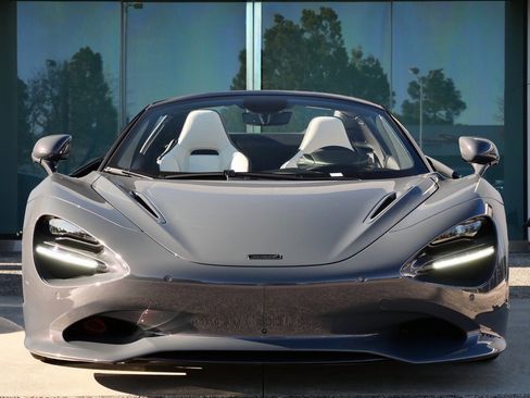 New 2026 McLaren 750S Spider image 2