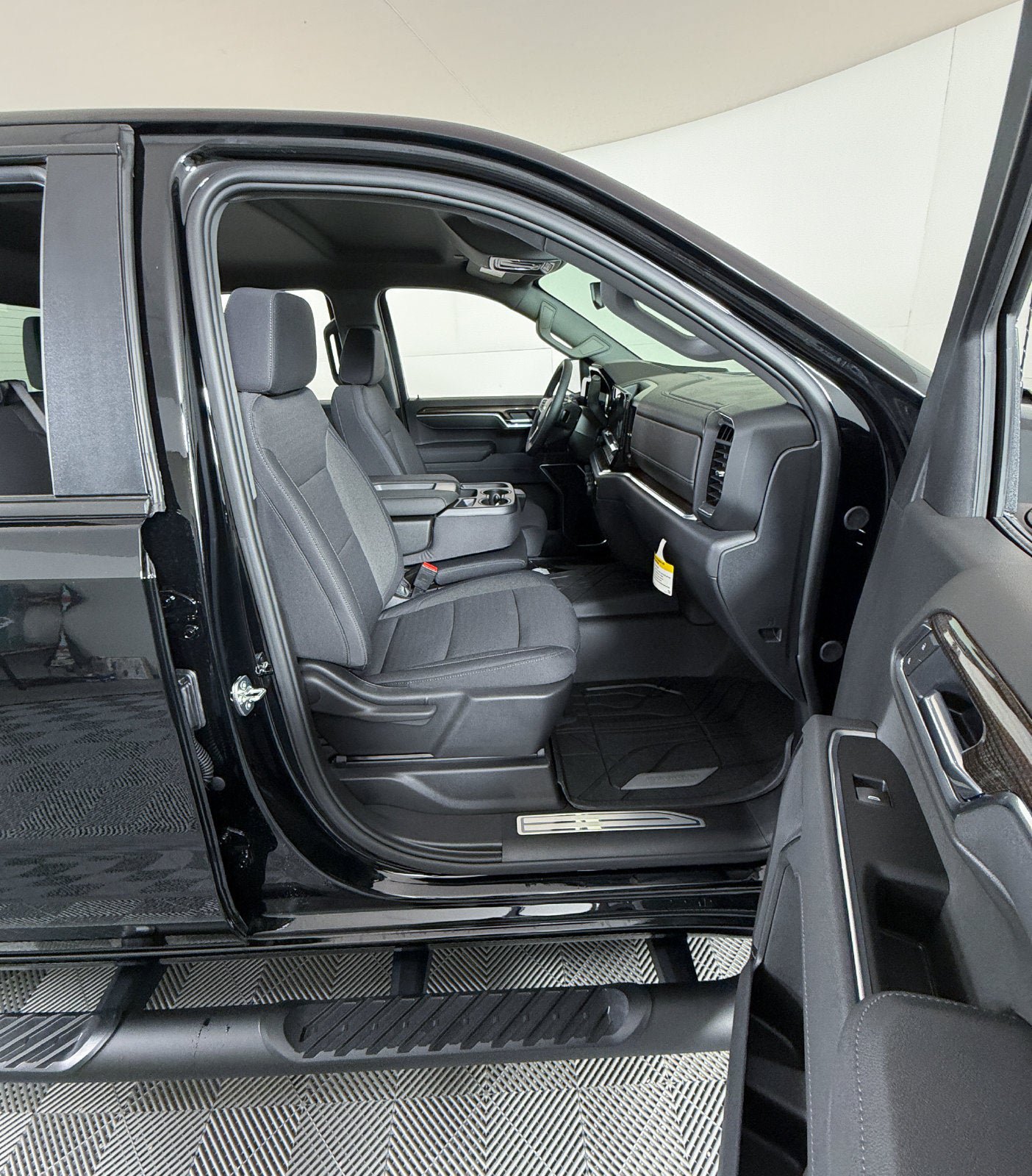 New 2026 Chevrolet Silverado 1500 RST w/ RST Select Package AWD/4WD image 6