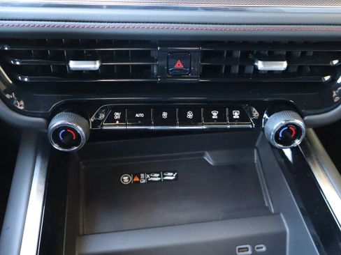 Certified 2025 Chevrolet Suburban RST w/ Comfort Package image 30