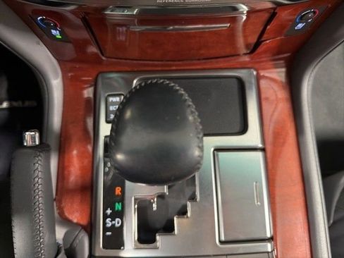 Used 2010 Lexus LX 570 4WD image 24