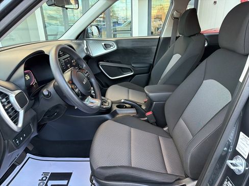 Certified 2024 Kia Soul LX w/ Option Group 015 image 28