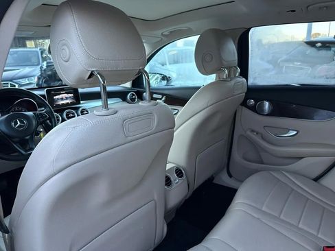 Used 2019 Mercedes-Benz GLC 300 4MATIC image 29