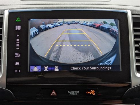 Used 2016 Honda Pilot Touring image 22