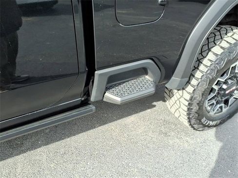 Used 2024 GMC Sierra 2500 AT4X image 14