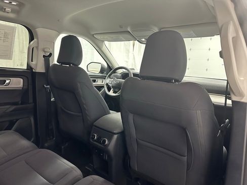 Used 2025 Ford Explorer Active image 51