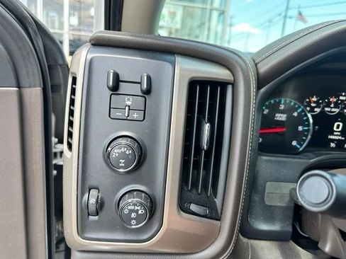 Used 2018 GMC Sierra 1500 Denali w/ Denali Ultimate Package AWD/4WD image 34
