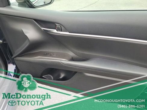 Certified 2022 Toyota Camry LE image 23