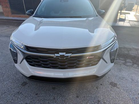 New 2026 Chevrolet Trax RS w/ Sunroof Package FWD image 2